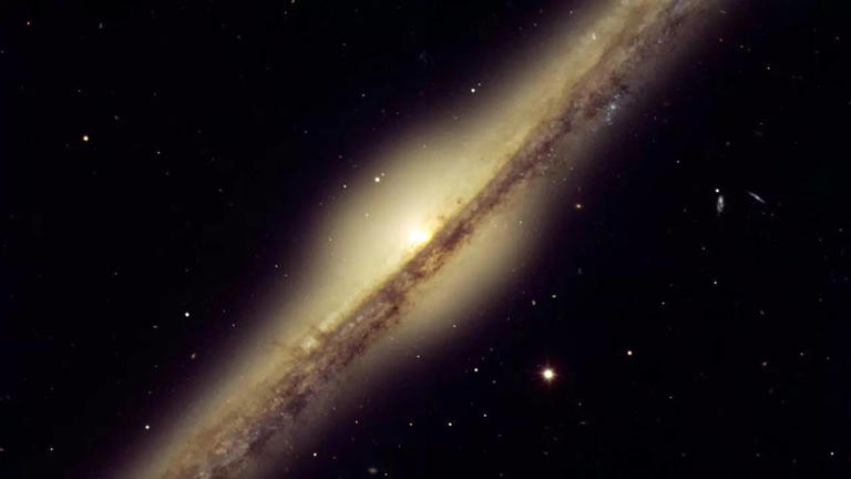 Mysterious discovery at the center of the milky way suggests dark matter might be weightless