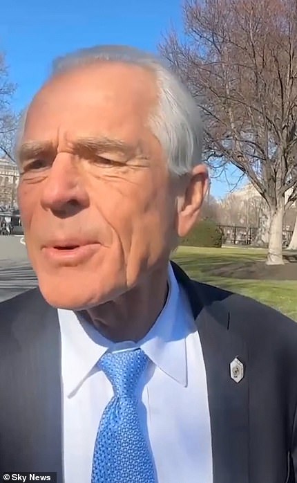 Trump Advisor Tells Reporter to "Cut the Crap" Over Tariffs Question 1 AA1AMllV