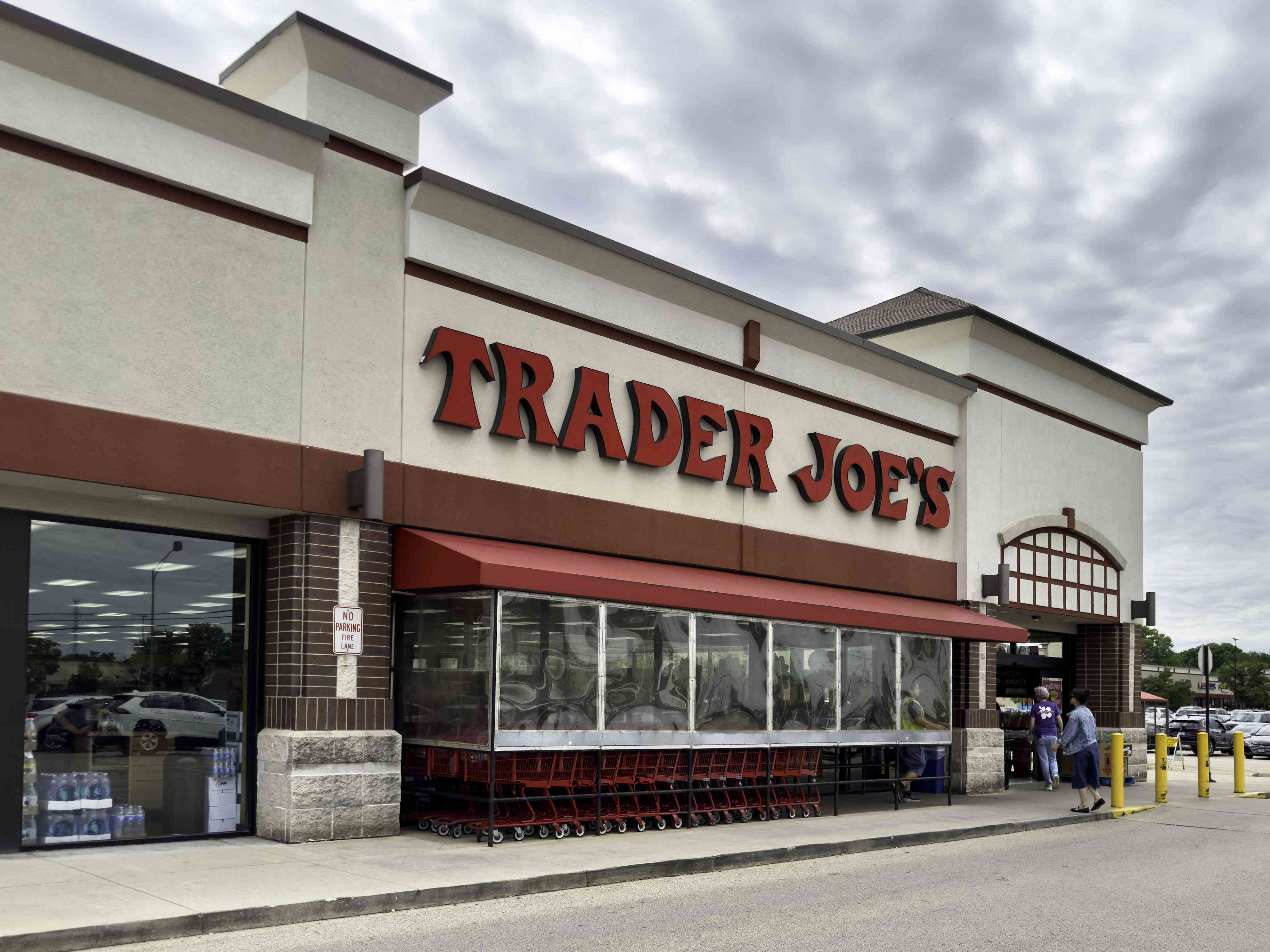 Trader Joe's just launched a new pizza that breaks all the rules—and ...