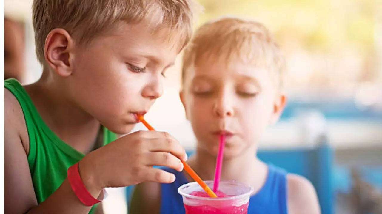 Doctors in the UK Issue Urgent Warning After A Toxic Slushy Drink(00)