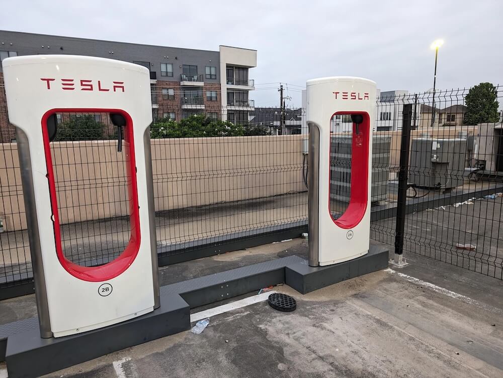 Tesla owner reports disturbing discovery at local Supercharger station ...