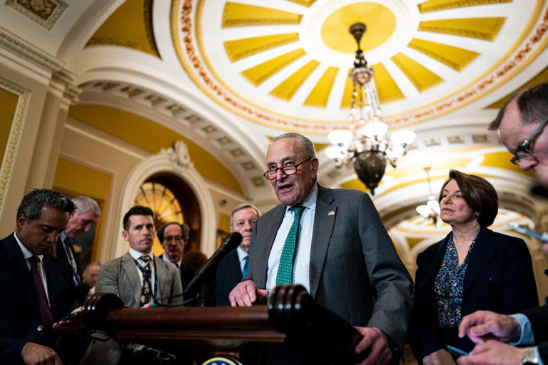 米民主党、共和党のつなぎ予算案を阻止へ-民主党上院トップ 米民主党、共和党のつなぎ予算案を阻止へ-民主党上院トップ