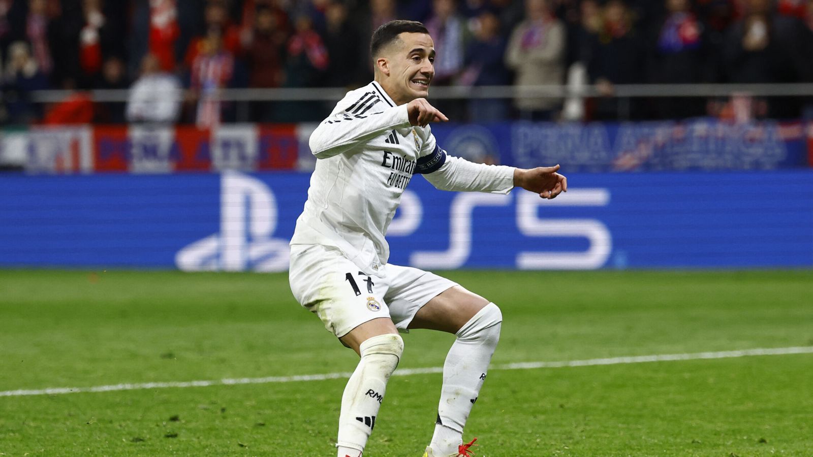 Oblak detuvo el penalti de Lucas Vázquez. (Reuters/Susana Vera)