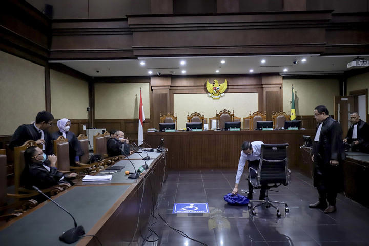 Terdakwa kasus dugaan korupsi impor gula Thomas Lembong menjalani sidang eksepsi di Pengadilan Tidak Pidana Korupsi, Jakarta, Kamis (13/3/2025). Foto: Jamal Ramadhan/kumparan