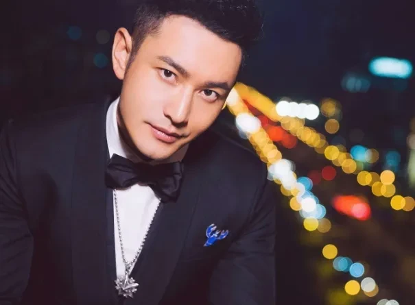 刚刚， 黄晓明在线辟谣输了十个亿 冲上热搜。  3月10日，多家自媒体爆料称，某“超一线男星”在澳门连续七日豪赌。消息传出后，迅速发酵，很多网友猜测周杰伦、黄晓明等明星。 前几日，周杰伦公司就“豪赌输20亿传言”紧急声明：该传闻所有内容均