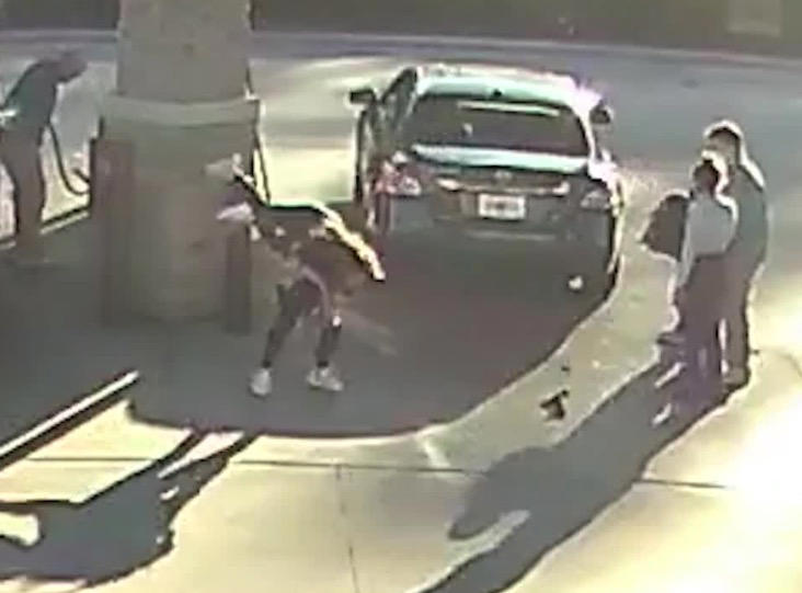 Prom dress heist ends in violent brawl outside gas station as(00)