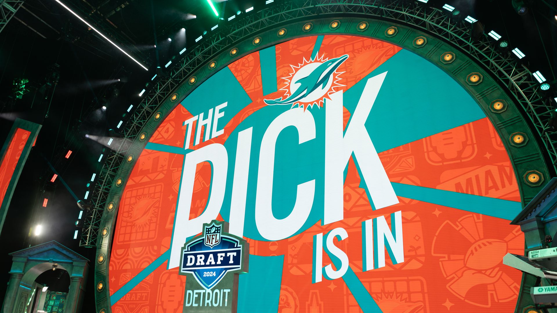 NFL Mock Draft 2025 Yahoo updates firstround projection as free agency moves begin