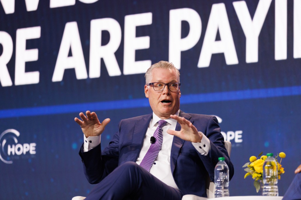 Fear of flying is hurting ticket sales after multiple plane crashes