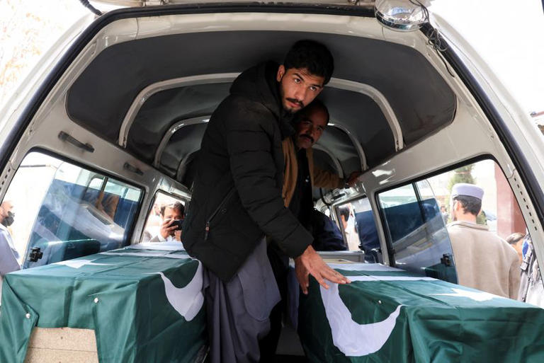 Pakistan PM visits Quetta as militants behind train hijack say standoff ...