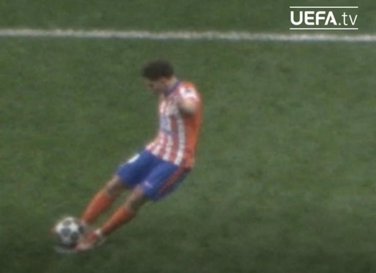 UEFA publicó video del polémico penal anulado a Julián Álvarez y realizó potente advertencia