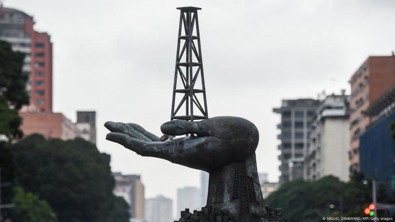 La cooperación del consorcio estadounidense Chevron con la empresa estatal venezolana PDVSA es controvertida.