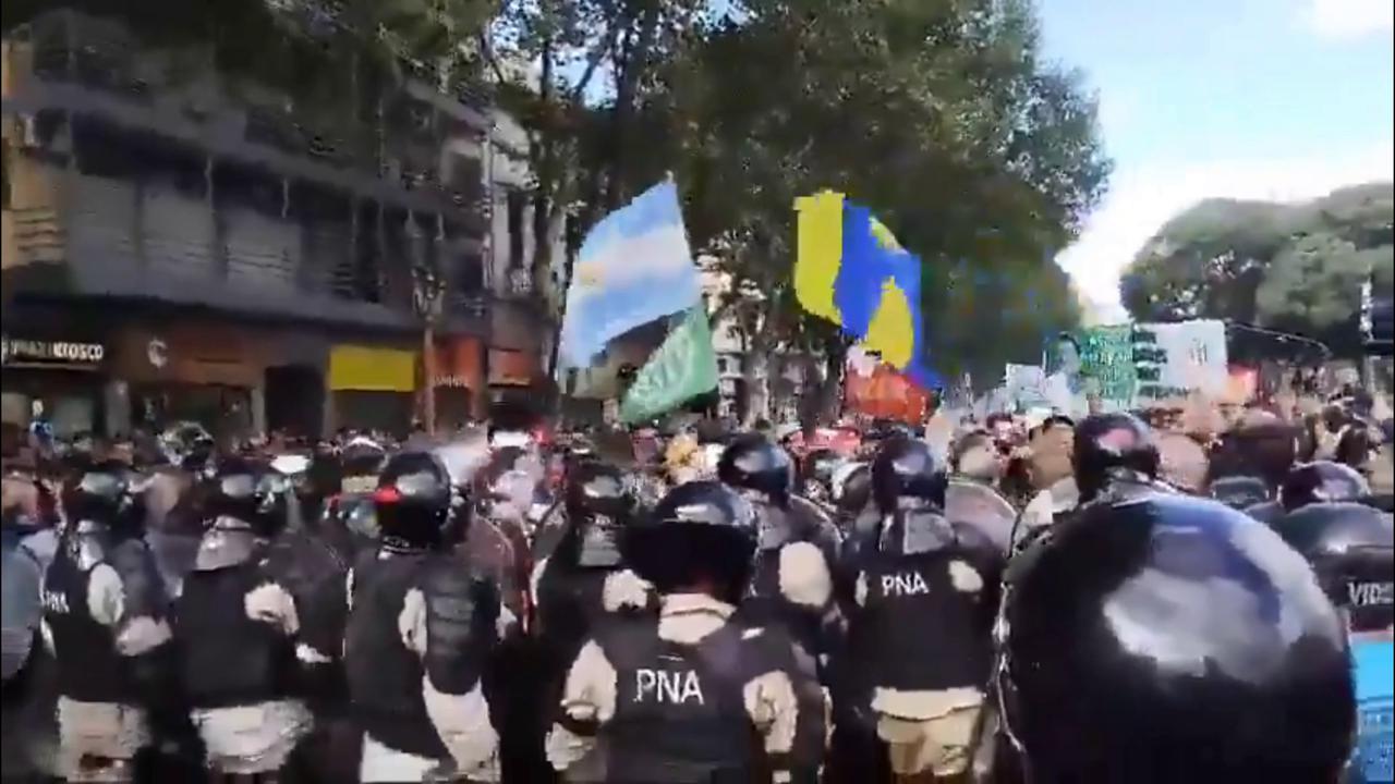 Argentina protests turn violent amid clashes with riot police