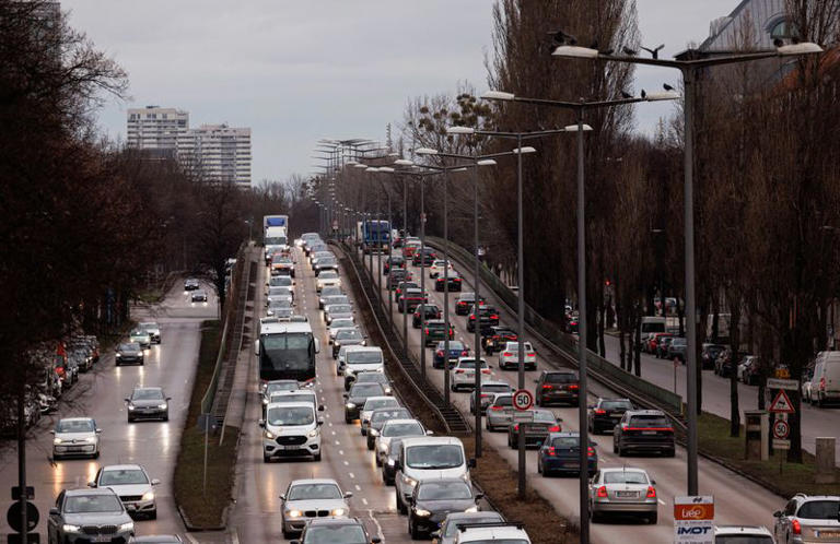 German emissions fell 3.4% in 2024, on track for 2030 climate goals