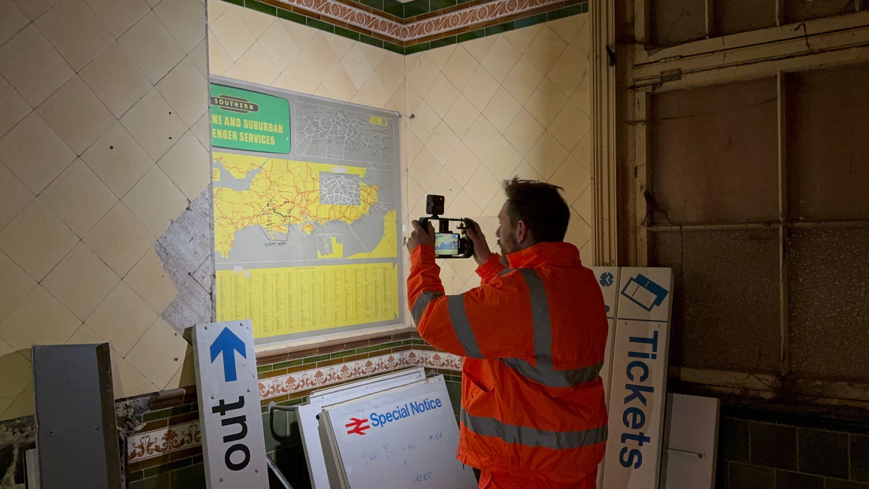 AA1AUmOr Secret tunnels discovered beneath railway station