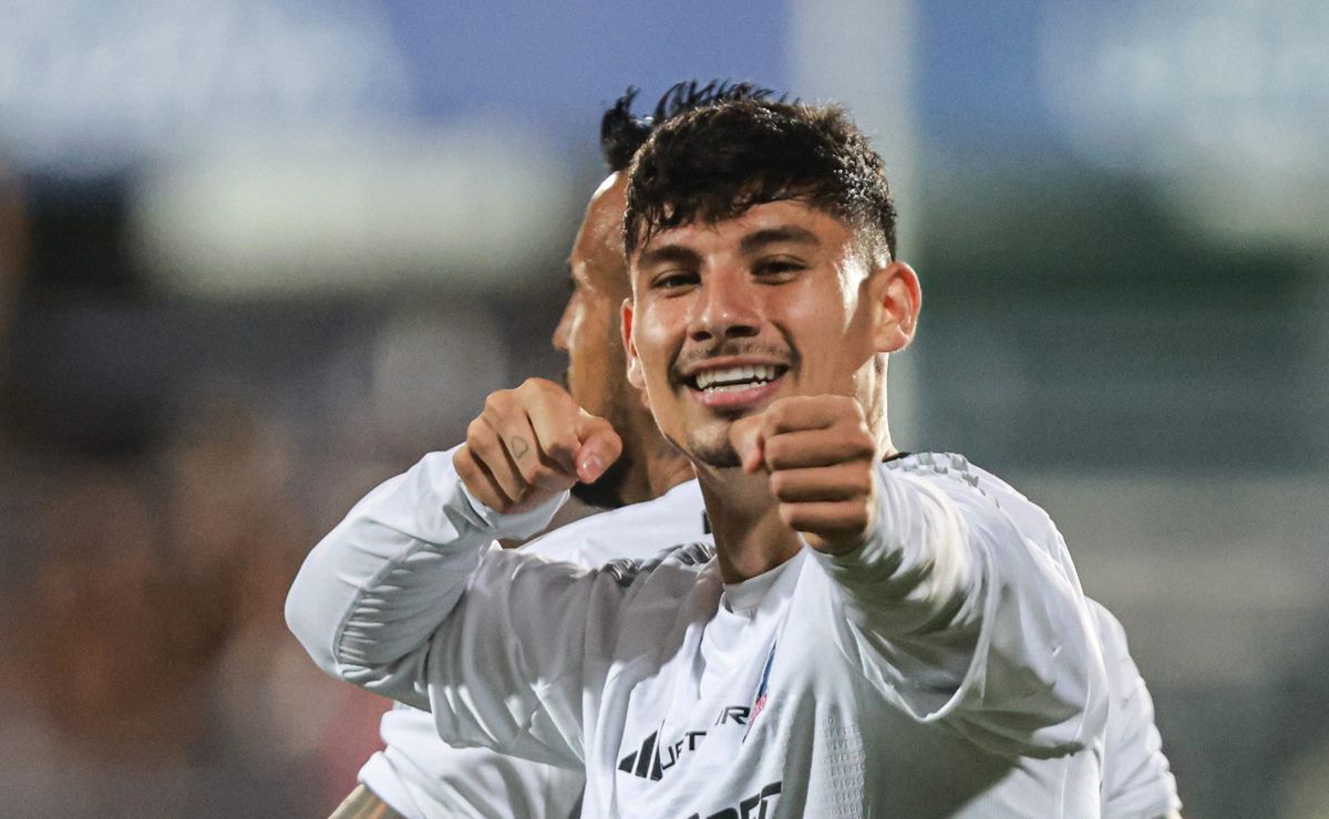 El gol con el que Alexander Oroz le pide a Jorge Almirón un espacio en Colo