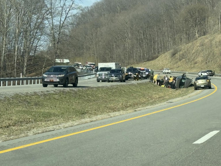 Lewis County vehicle accident shuts down I79 South