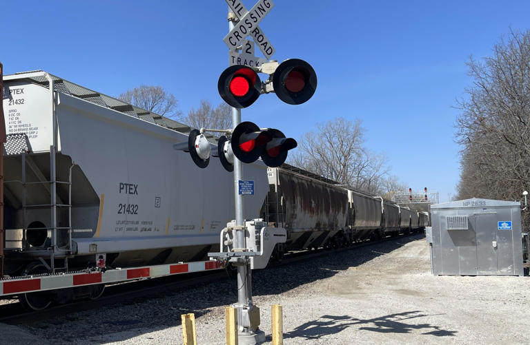 Lake County Coroner identifies pedestrian killed by train in Lake Forest