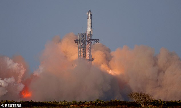 Starship seen in a launch earlier this month. The top half of the rocket went into a spin and broke up eight minutes after launch