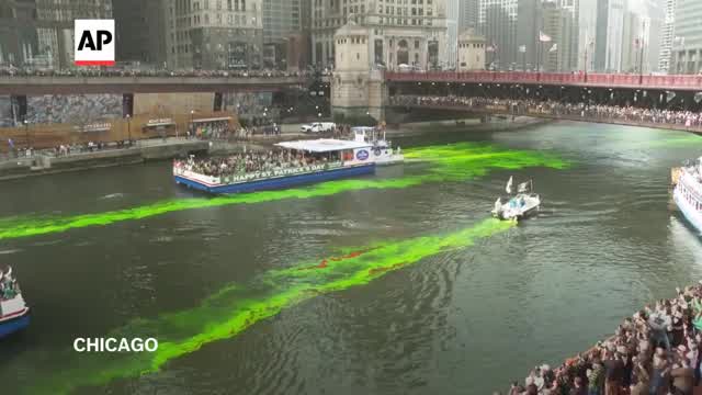 chicago river during st patricks day