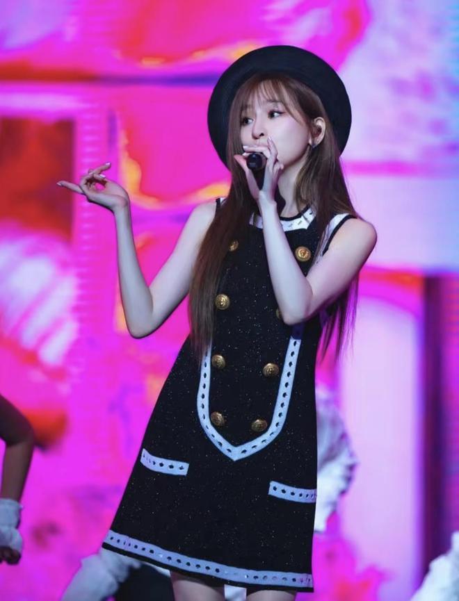 王心凌演唱会穿搭美哭了！甜美娇俏，40+依旧少女心满满
