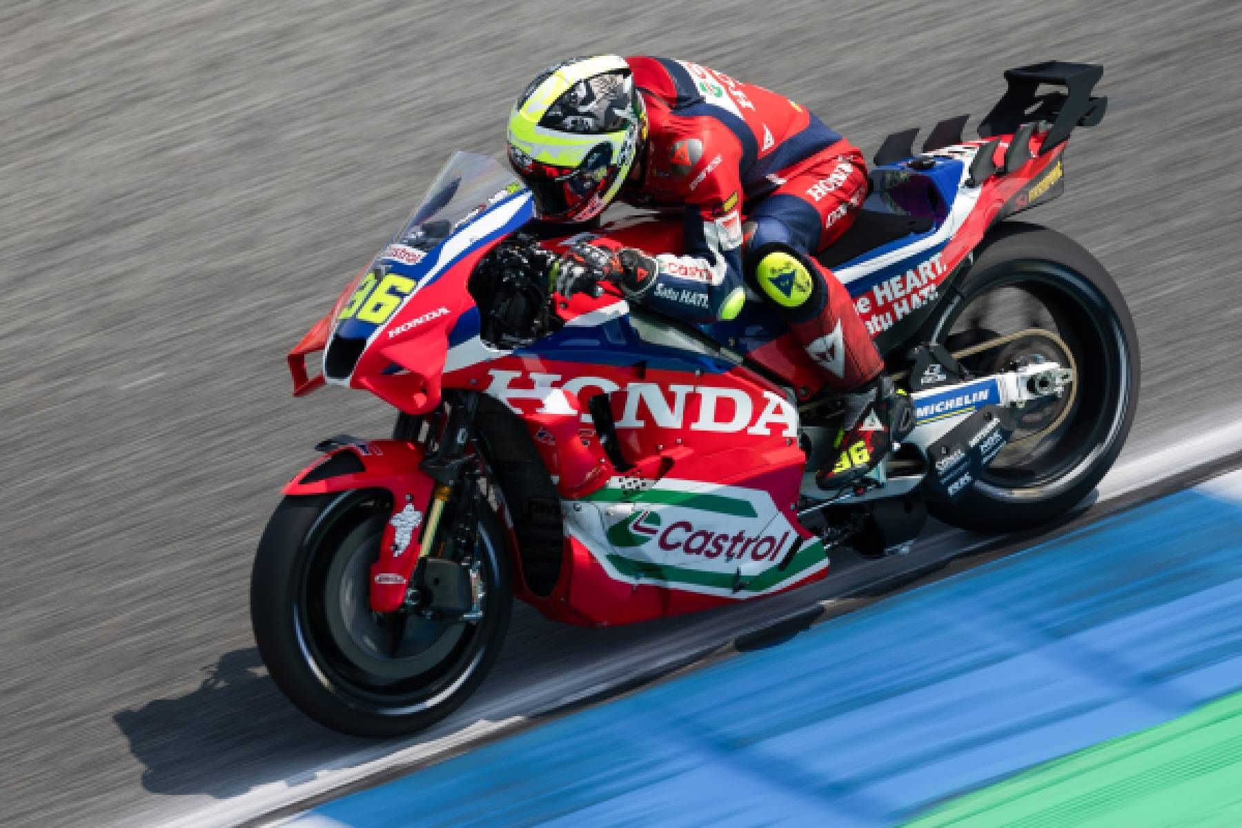 Mantan Juara MotoGP Bandingkan Honda dan Suzuki