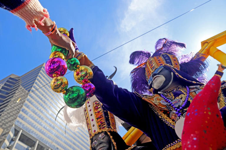 mardi gras parade schedule houma