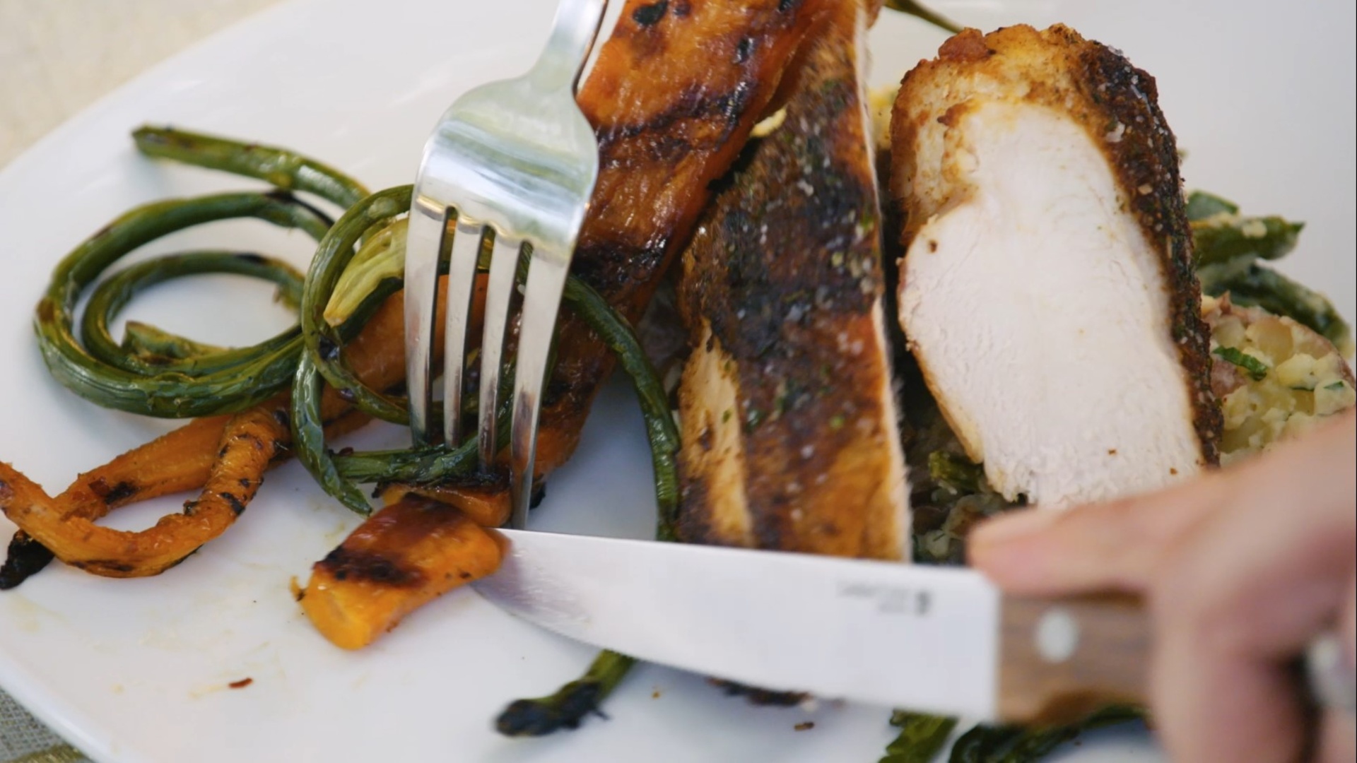 Süße und pikante gegrillte Karotten