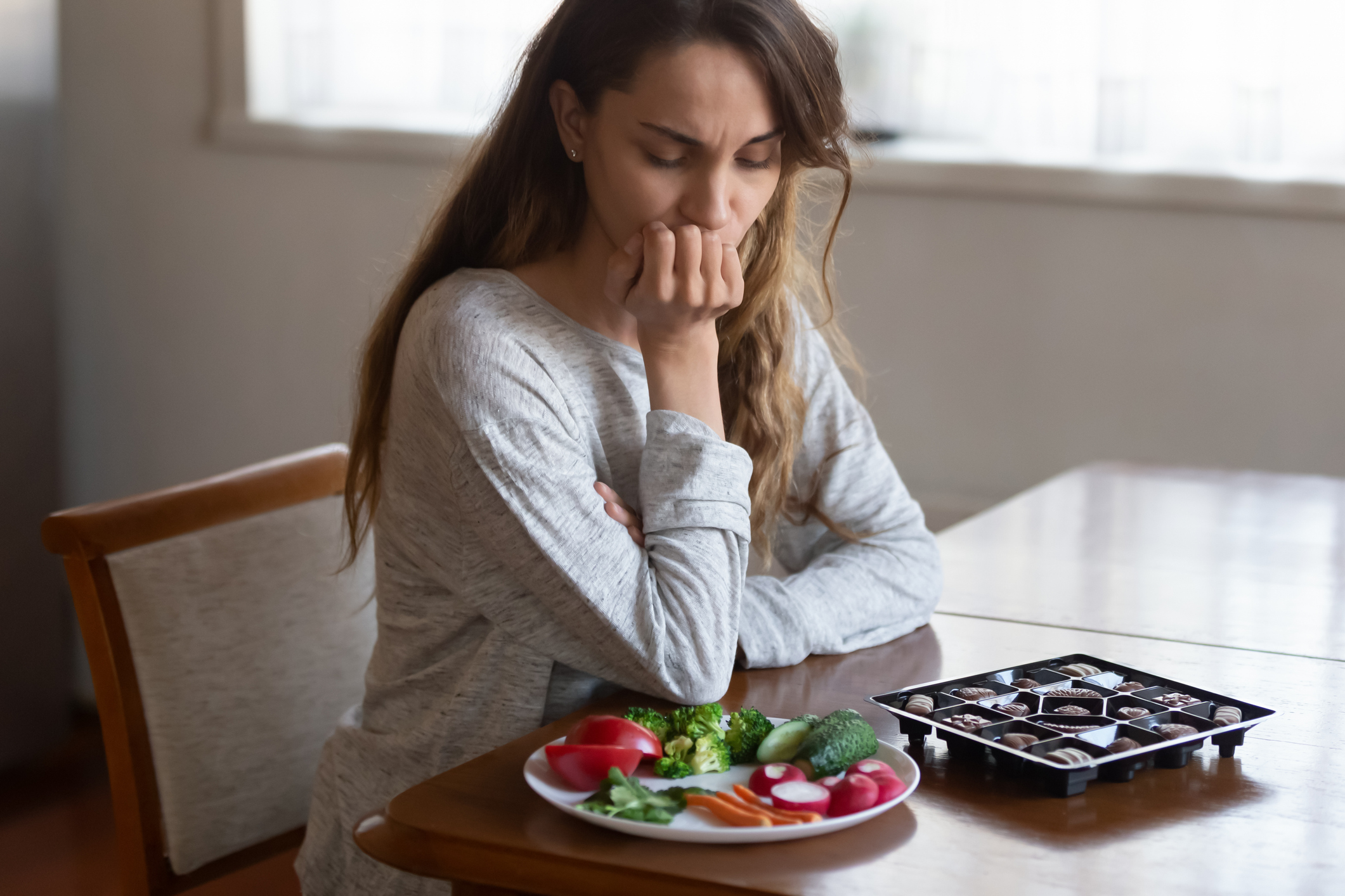 Mujer frustrada con la comida