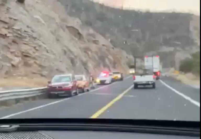 Nine students found dismembered by side of Mexico highway after(01)