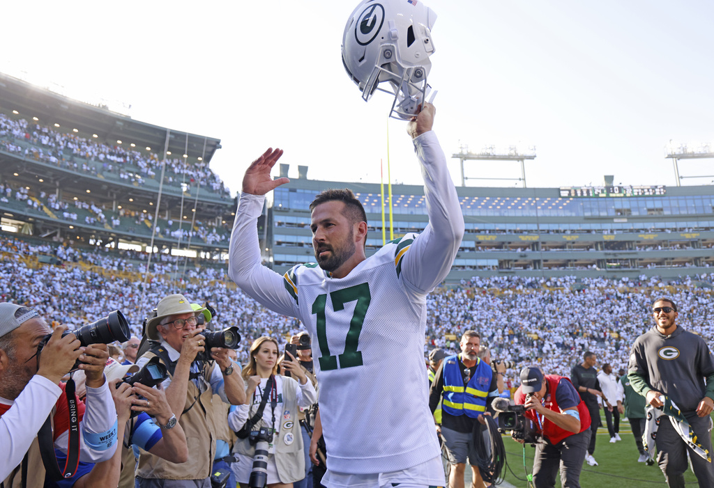 Kicker Brandon McManus is staying in Green Bay on a 3-year, $15.3 million  deal, AP source says