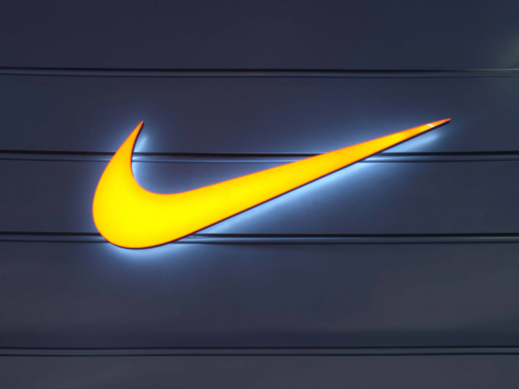 how much are nike air max shoes