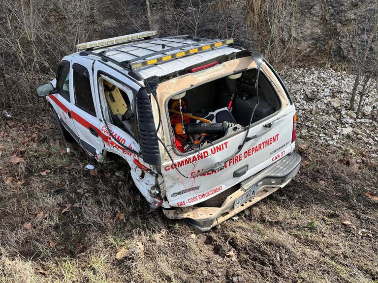 Vehicle hits fire department vehicle at scene of accident in Benton ...