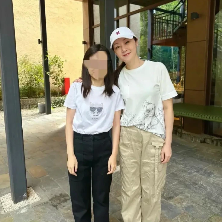 “美腿女神”万绮雯：19岁获选亚姐，拒7位数片酬，如今坦言山里的生活很好