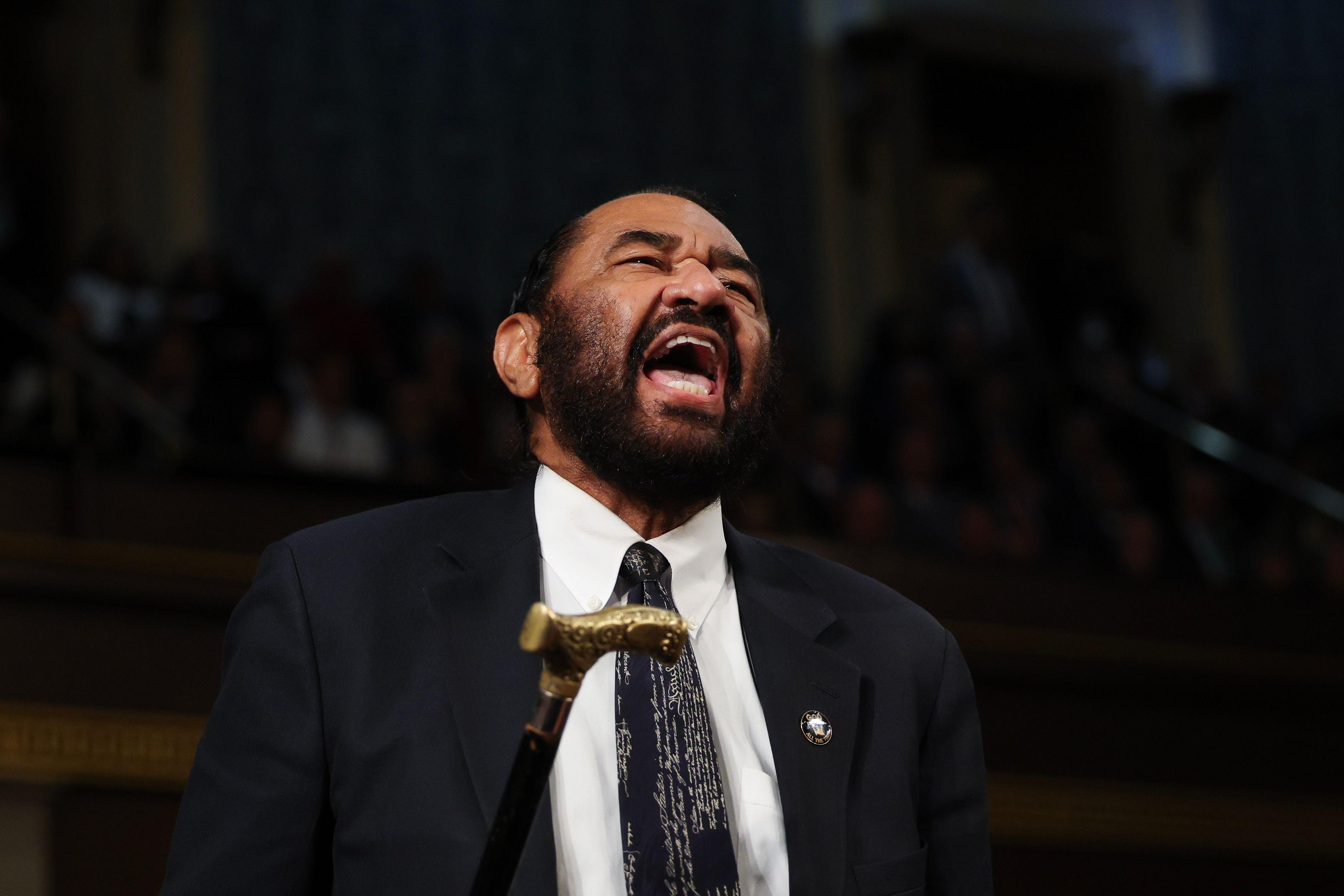 O democrata Al Green se recusou a parar de vaiar durante o discurso de Trump