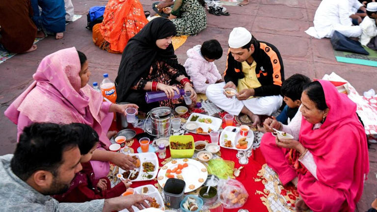 Ramadan 2025: Iftar timings for March 5 in Delhi, Hyderabad, Lucknow,  Bengaluru and other cities