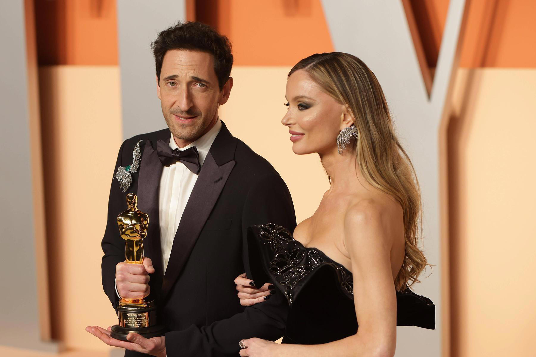 Harvey Weinstein reagiert auf Adrien Brodys Oscar Ansprache Harvey Weinstein reagiert auf Adrien Brodys Oscar Ansprache