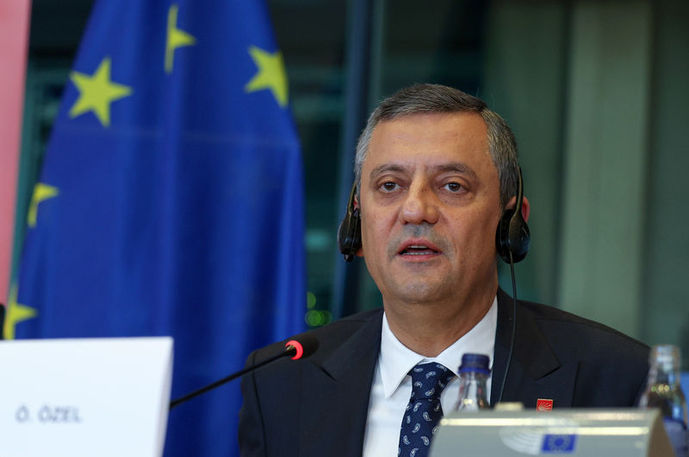 Özgür Özel, Avrupa Parlamentosunda konuştu