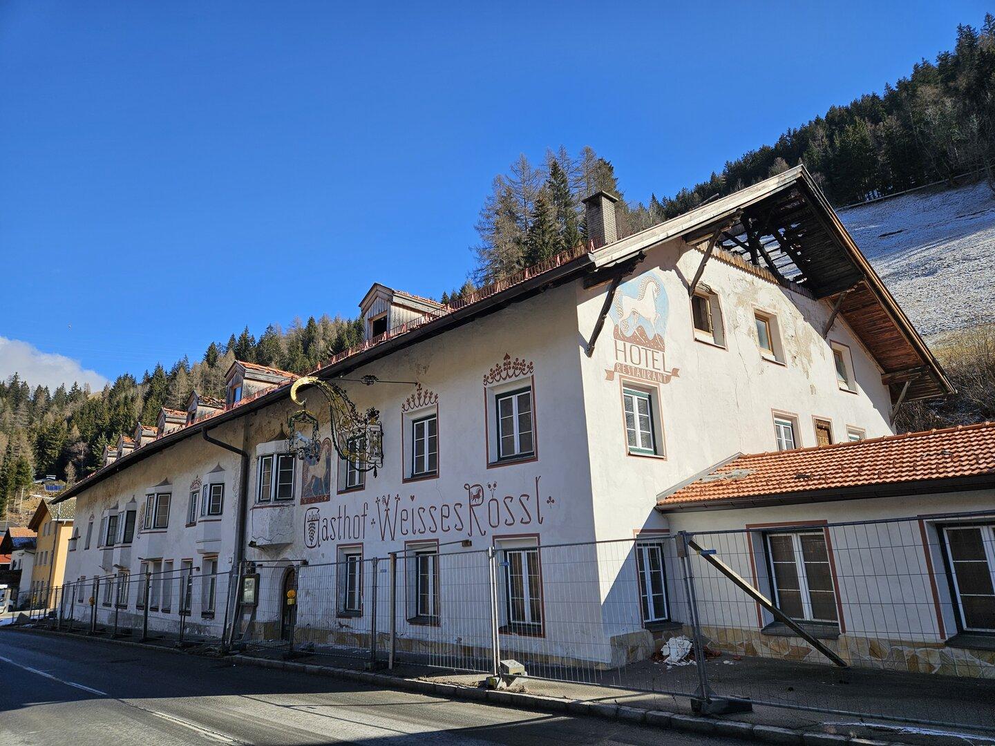 Trotz Denkmalschutz: Abriss von über 500 Jahre altem Tiroler Gasthof