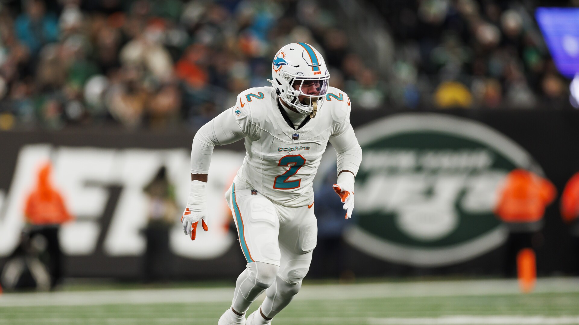 bradley-chubb-to-remain-with-dolphins-on-revised-contract