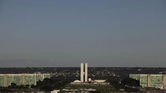 Governo avalia MP para retaliação comercial contra EUA