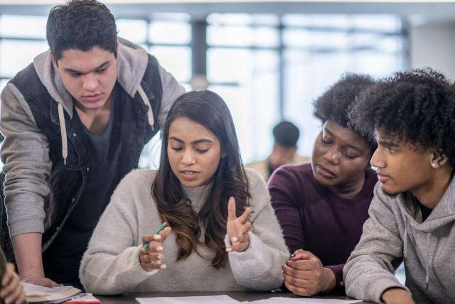 El sentido de pertenencia favorece la salud mental. iStock