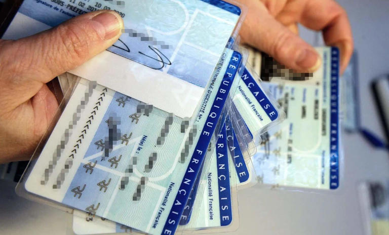 France : Un ex-policier algérien à la tête d’un réseau de trafic de faux papiers en France