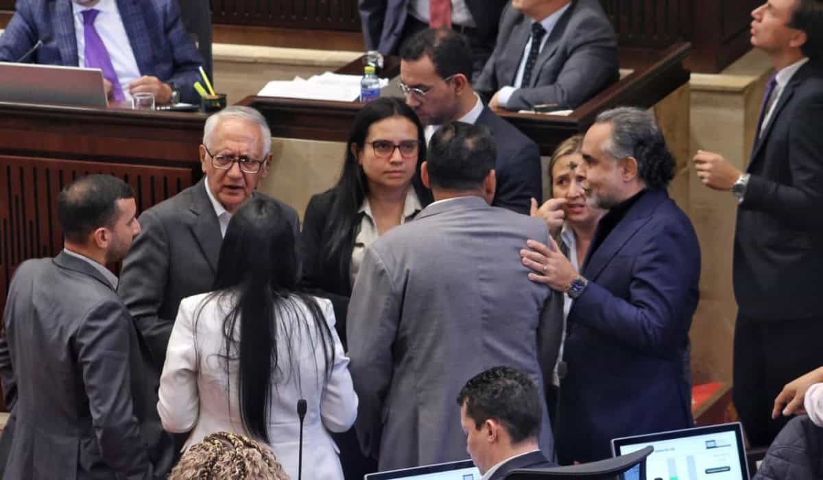 Reforma a la salud de Petro vuelve a la comisión que ya la hundió una ...