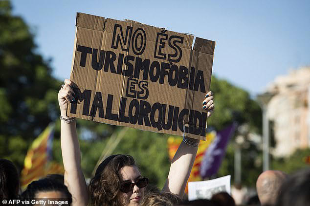 Popular Mallorcan town bans tourists from driving in historic centre