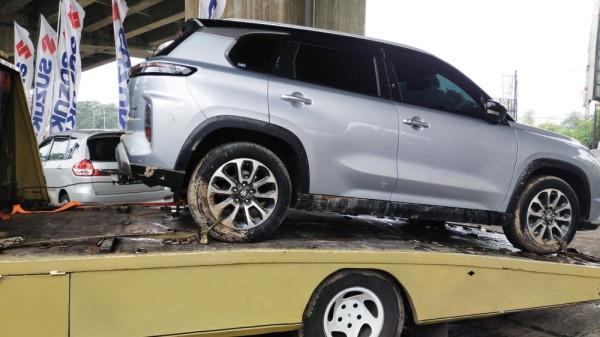 Pastikan keamanan saat melakukan prosesi derek Pastikan keamanan saat melakukan prosesi derek