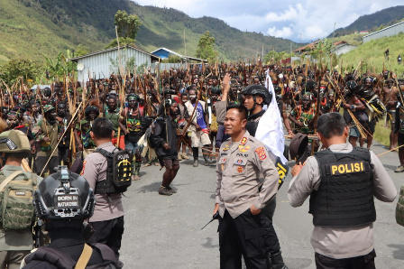 Puncak Jaya Memanas, Perang dari Pagi Hingga Sore