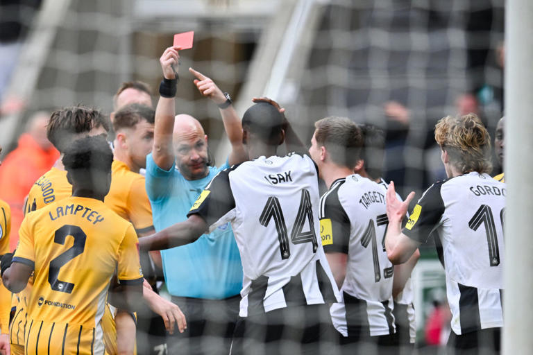 Eddie Howe explains why Newcastle did not appeal Anthony Gordon's red card