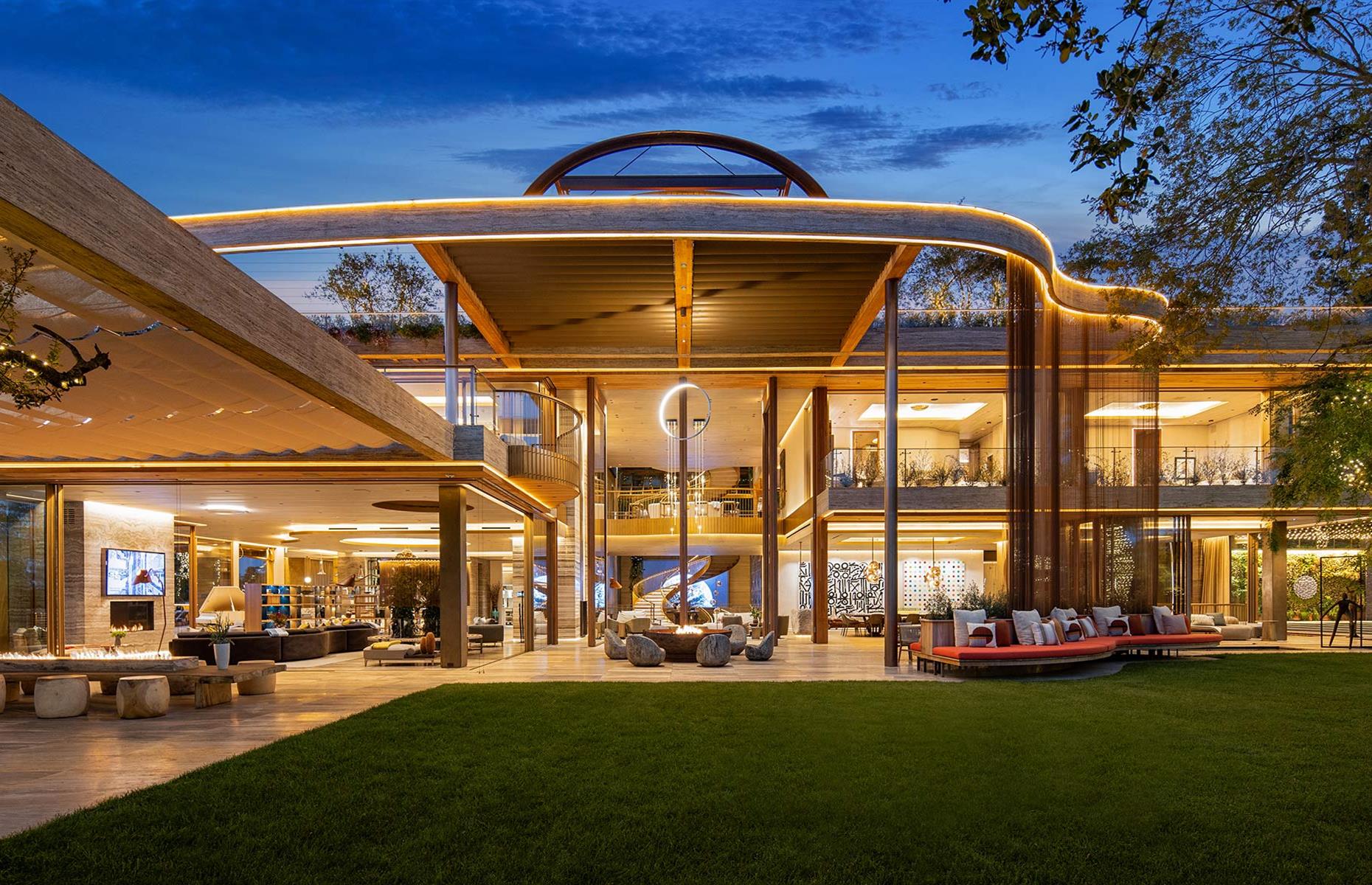 24 Carat Gold The World S Most Luxurious Mansions Will Dazzle You