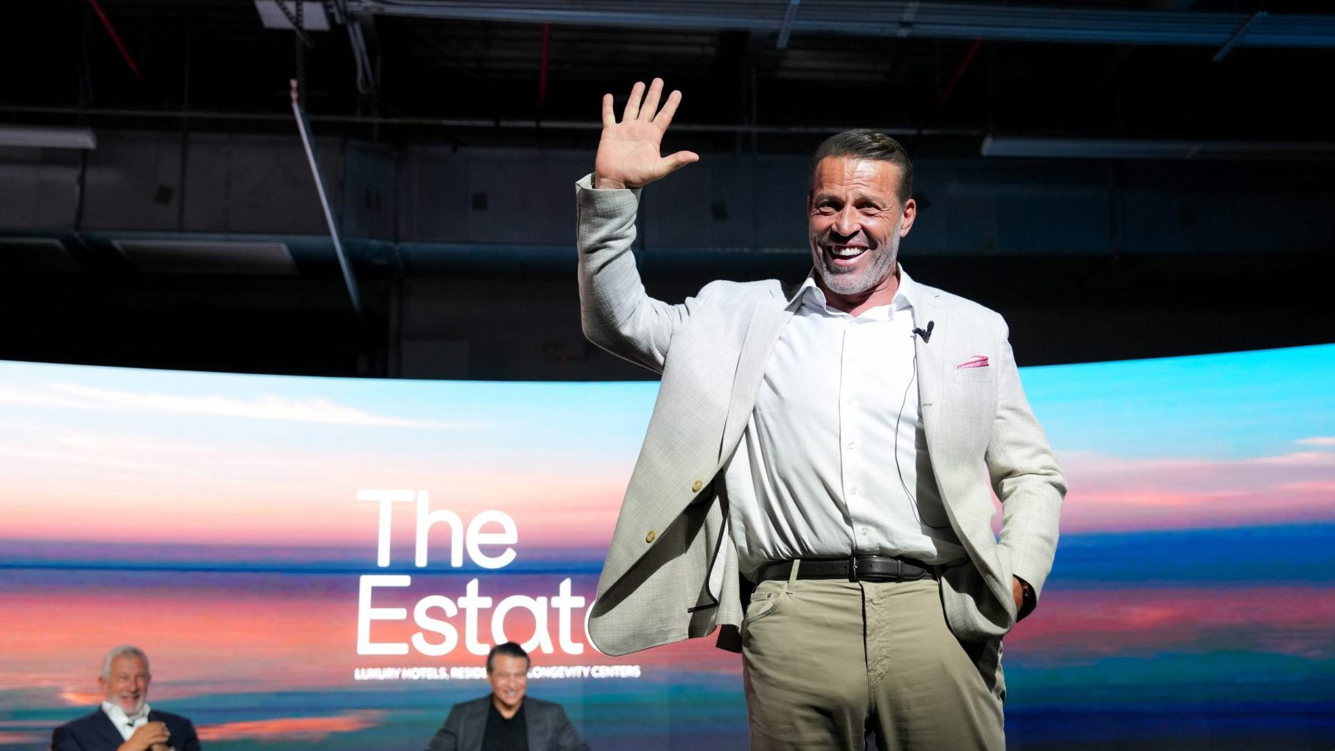 Tony Robbins 3 Best Investment Tips for Becoming a Millionaire Tony Robbins 3 Best Investment Tips for Becoming a Millionaire