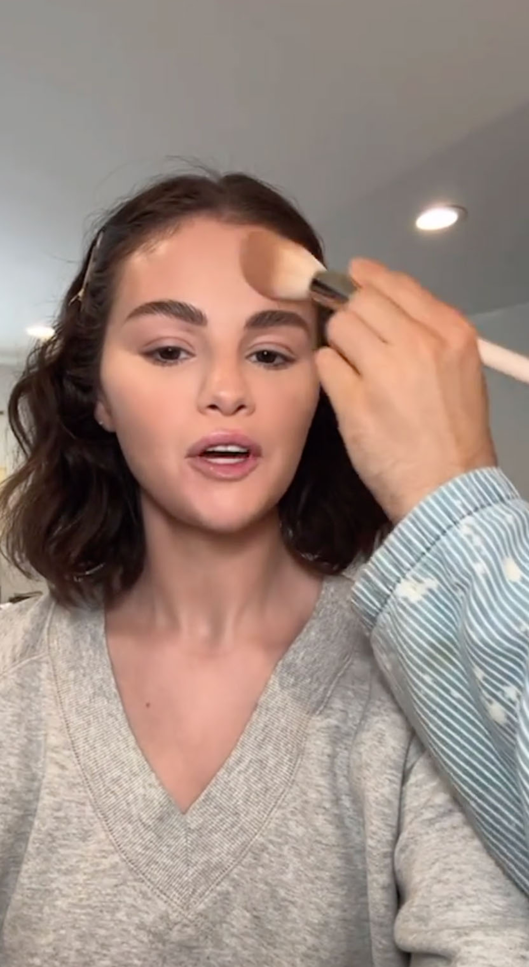 Benny Blanco does fiancée Selena Gomez’s makeup, with hilarious results